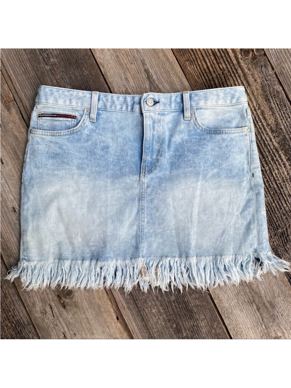 Tommy Hilfiger Light Wash Denim Mini Skirt with Frayed Hem size 10